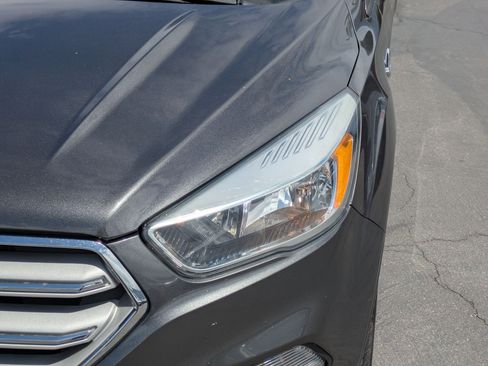 Used 2018 Ford Escape SE FWD image 12