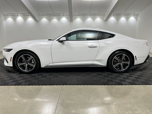 New 2025 Ford Mustang Coupe image 4