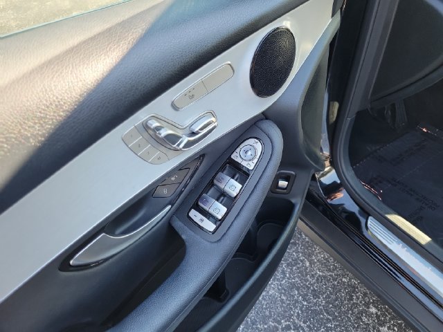 Used 2020 Mercedes-Benz GLC 300 image 15