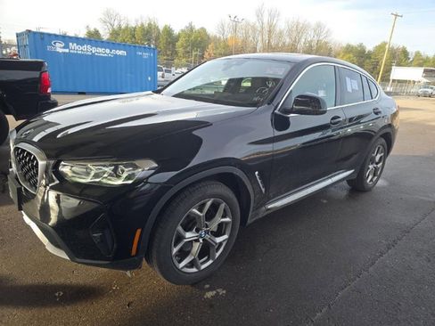 Used 2025 BMW X4 xDrive30i image 2