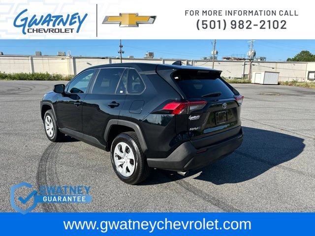 Used 2024 Toyota RAV4 LE AWD/4WD image 7