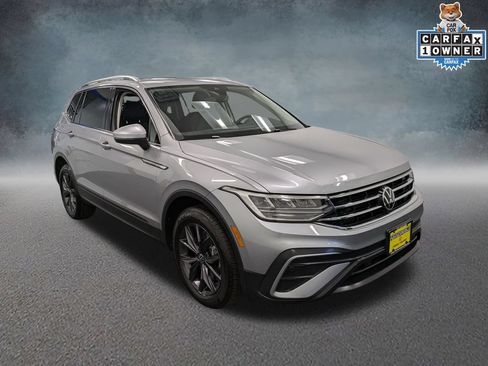 Used 2022 Volkswagen Tiguan SE AWD/4WD image 3