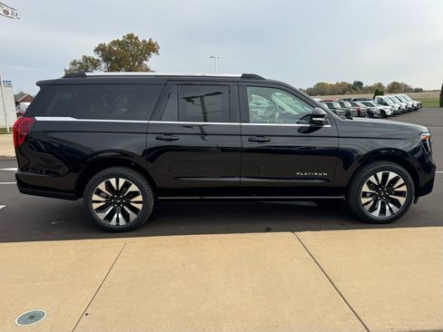 New 2025 Ford Expedition Max Platinum w/ Driver's Package image 13