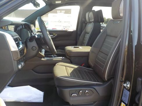 New 2026 GMC Yukon Denali Ultimate AWD/4WD image 15