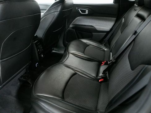 Used 2023 Jeep Compass Latitude image 23