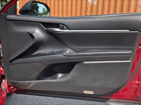 Used 2019 Toyota Camry LE FWD image 23
