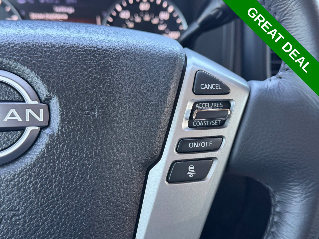 Used 2024 Nissan Titan SV w/ SV Convenience Package RWD image 20