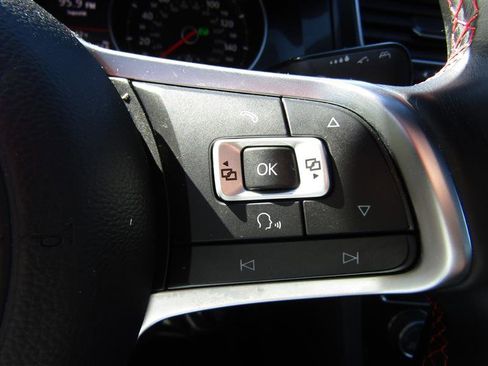 Used 2017 Volkswagen GTI SE image 16