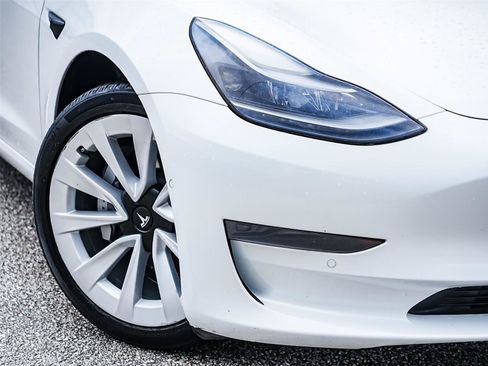 Used 2021 Tesla Model 3 Standard Range Plus RWD image 3