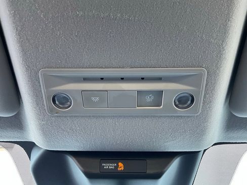 Used 2025 Nissan Kicks SV image 15