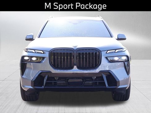 Used 2026 BMW X7 xDrive40i w/ Executive Package AWD/4WD image 3
