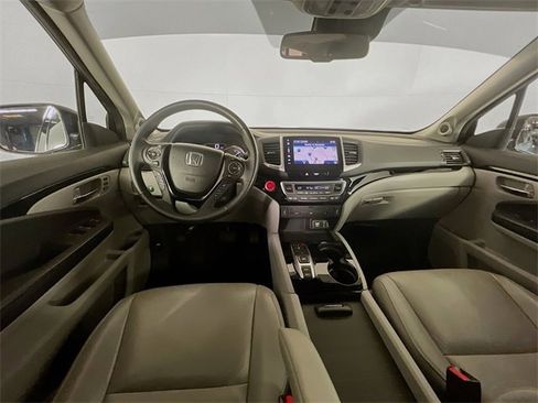 Used 2017 Honda Pilot Touring image 23
