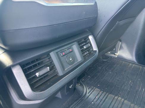 Used 2025 Ford F150 Platinum AWD/4WD image 10