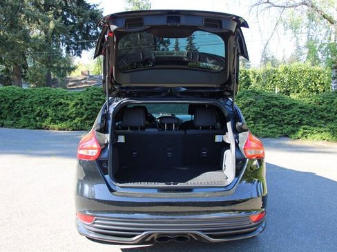 Used 2018 Ford Focus ST FWD image 17