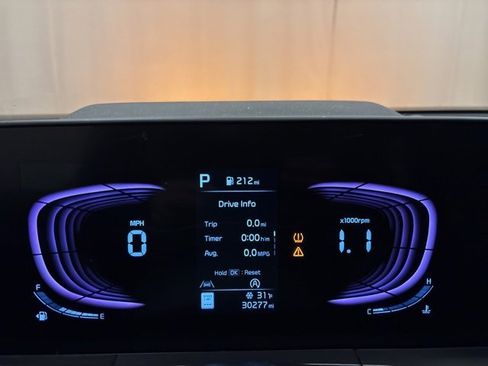 Certified 2024 Kia Telluride S w/ S Sunroof Package image 13