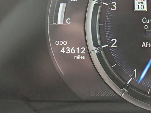 Used 2021 Lexus UX 200 F Sport w/ Accessory Package (Z1) image 20