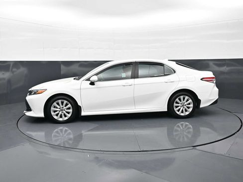 Used 2020 Toyota Camry LE w/ Cold Weather Package AWD/4WD image 8