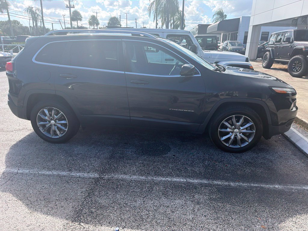 Used 2018 Jeep Cherokee Limited AWD/4WD image 8
