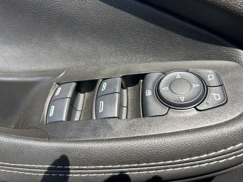 Used 2022 Buick Encore GX Select w/ Advanced Technology Package AWD/4WD image 24