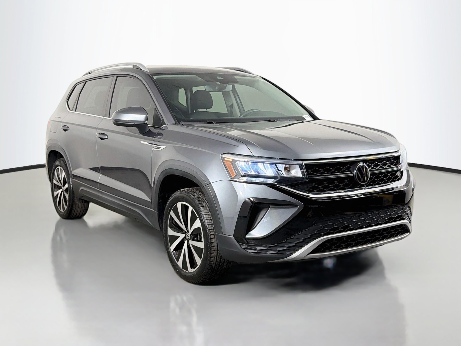 Certified 2023 Volkswagen Taos SE FWD image 3