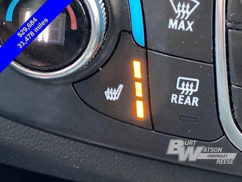 Used 2023 Chevrolet Traverse LT image 23