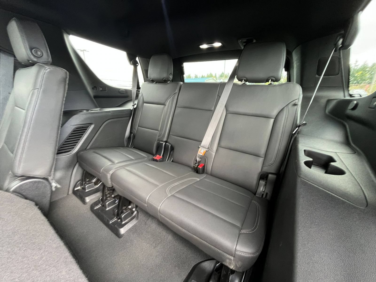 Used 2024 Chevrolet Tahoe LT w/ Luxury Package AWD/4WD image 31