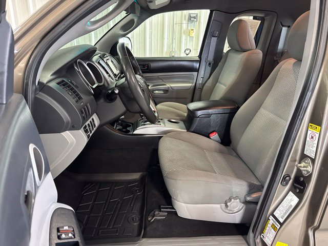 Used 2015 Toyota Tacoma 4x4 Access Cab V6 w/ SR5 Package image 4