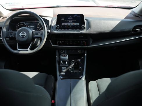 Used 2023 Nissan Rogue S image 17