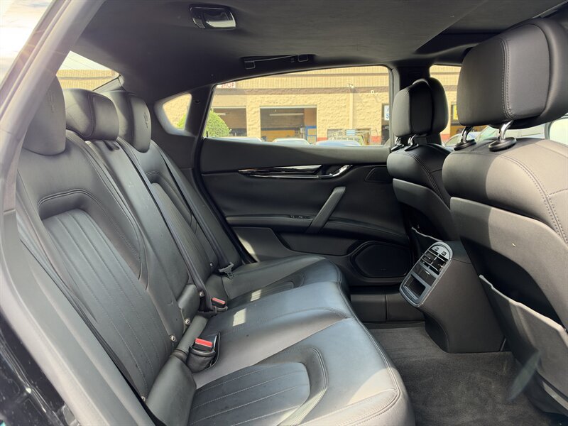 Used 2016 Maserati Quattroporte S RWD image 12