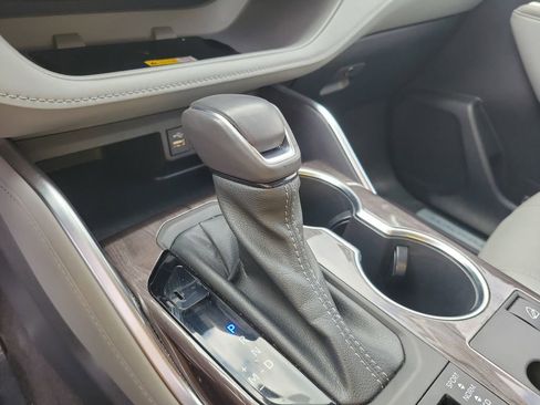 Used 2023 Toyota Highlander Limited image 27