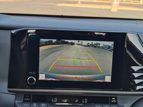 Used 2025 Toyota Camry SE FWD image 14