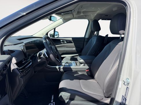 Used 2025 Kia Carnival SX Prestige FWD image 10