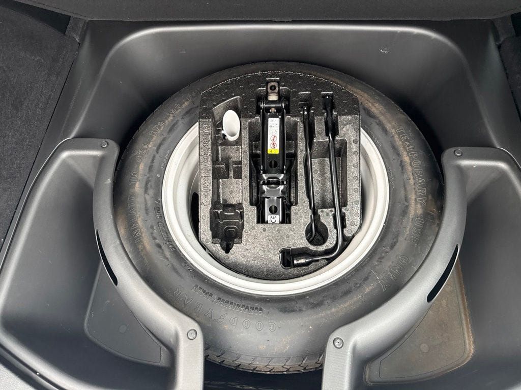 Used 2018 Jeep Grand Cherokee Limited AWD/4WD image 19
