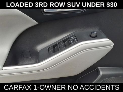 Used 2022 Toyota Highlander XLE AWD/4WD image 12