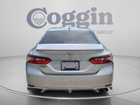 Used 2024 Toyota Camry SE w/ Convenience Package FWD image 4
