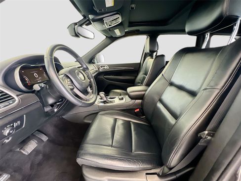 Used 2018 Jeep Grand Cherokee Limited AWD/4WD image 5