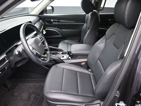 New 2025 Kia Telluride LX FWD image 14
