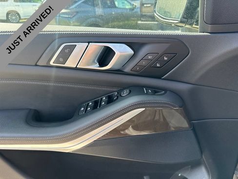 Used 2022 BMW X5 xDrive40i w/ M Sport Package AWD/4WD image 12