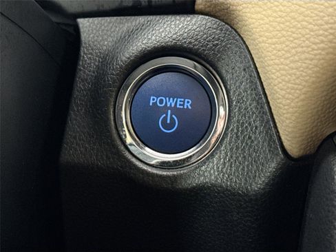 Certified 2022 Toyota RAV4 XLE image 20