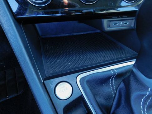 Used 2024 Volkswagen Jetta SE image 32