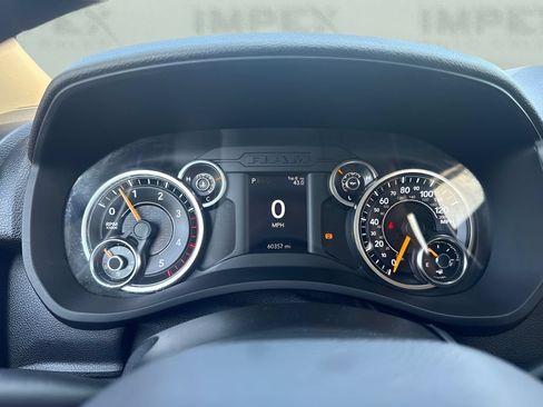 Used 2019 RAM 4500 Tradesman w/ Chrome Appearance Group RWD image 16