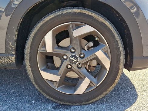 Used 2023 Hyundai Venue SEL image 8