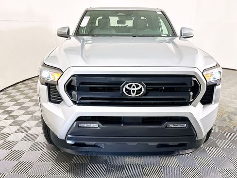 Used 2025 Toyota Tacoma SR5 image 8
