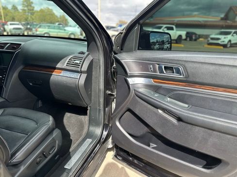 Used 2019 Ford Explorer Limited w/ Class III Trailer Tow Package image 35