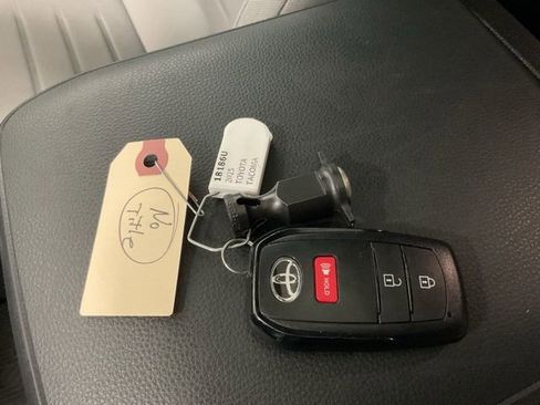 Used 2025 Toyota Tacoma TRD Sport w/ TRD Sport Upgrade Package image 23