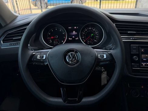 Used 2021 Volkswagen Tiguan S FWD image 11