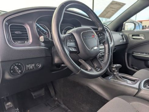 Used 2015 Dodge Charger SE w/ Power Sunroof Group image 8