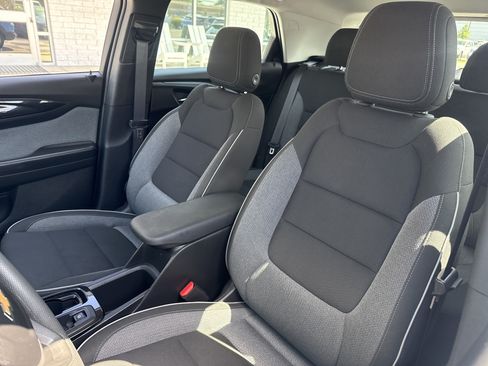 Used 2024 Chevrolet TrailBlazer LS w/ LS Confidence Package FWD image 11