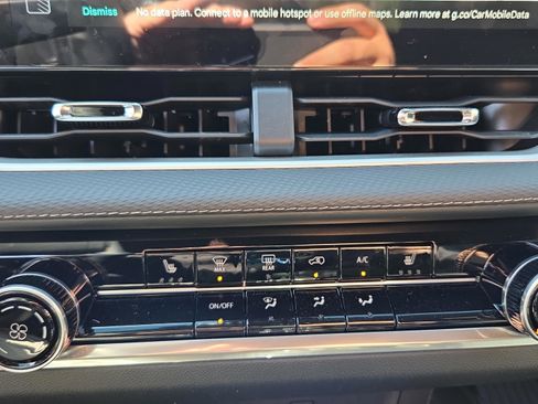 Used 2026 Chevrolet Equinox LT w/ Safety and Technology Package image 23