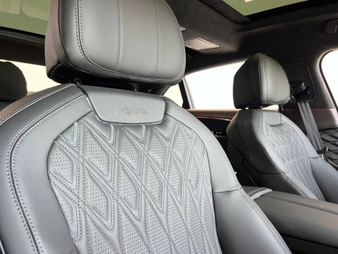Used 2026 Bentley Flying Spur Plug-In Hybrid AWD/4WD image 26